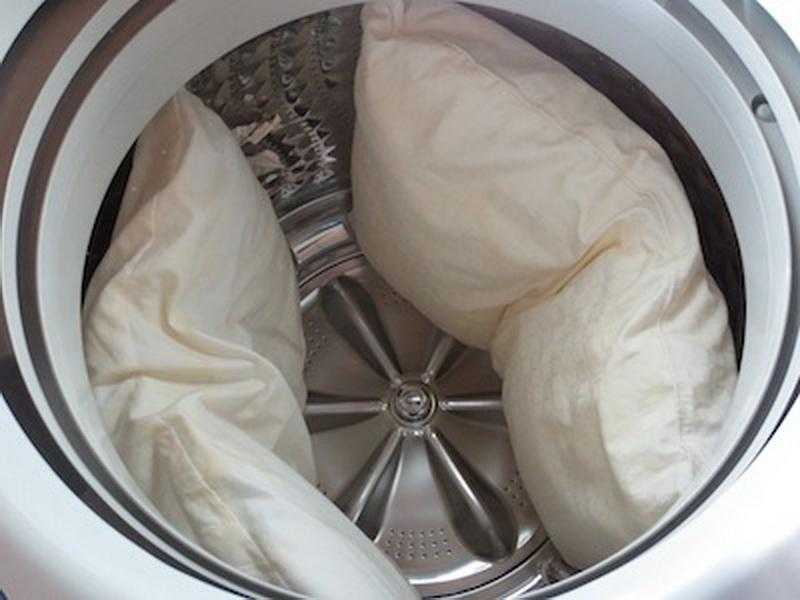 Как постирать подушку из бамбука: можно ли в стиральной машине автомат, правила ручной стирки изделия с бамбуковым наполнителем