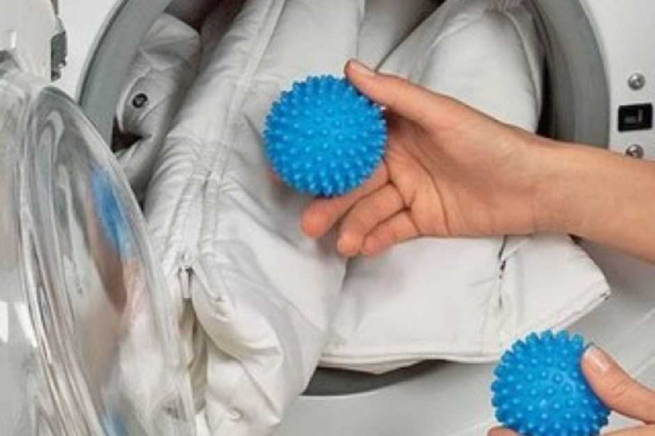 Стирка пуховика в стиральной машине с теннисными мячиками: как стирать и чем заменить теннисные мячики