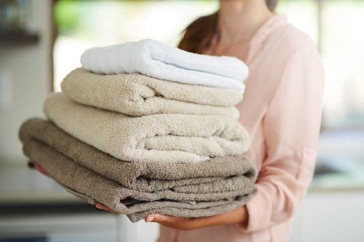 Как сделать полотенца мягкими? как высушить махровое полотенце, чтобы было пушистым после стирки? как вернуть ему мягкость в домашних условиях?