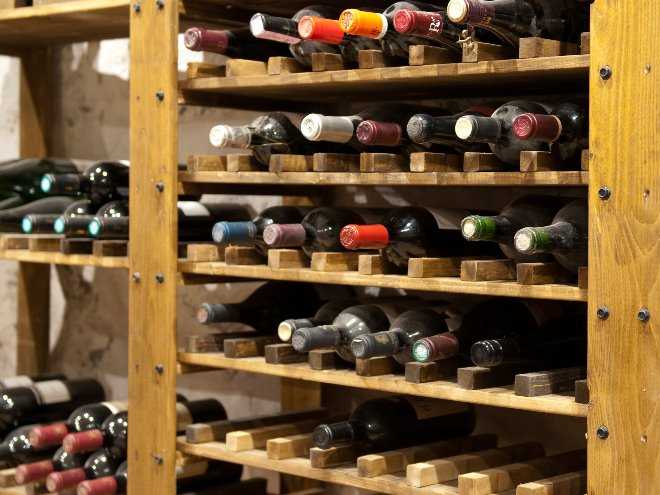 Как правильно хранить открытое вино: 5 способов хранения и сроки годности