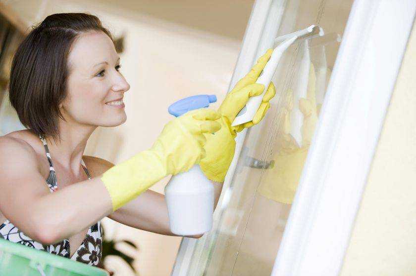 Как правильно мыть пластиковые окна без разводов?
