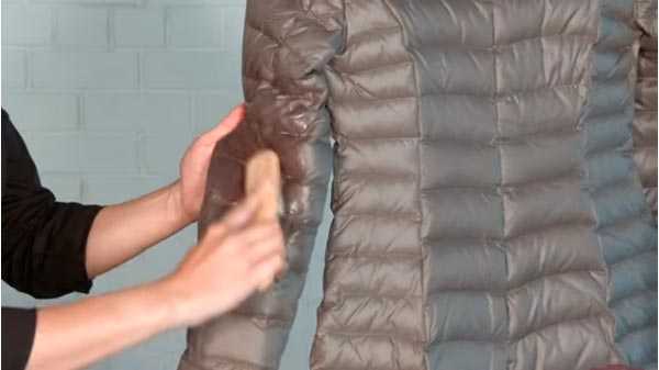 Как правильно разгладить куртку?