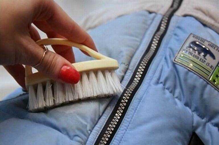 Как почистить кожаную куртку: выводим пятна и загрязнения дома