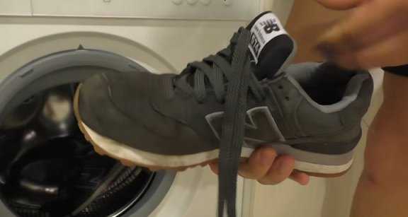 Как стирать кроссовки nike в стиральной машине и вручную: можно ли мочить, особенности чистки найк air max, как правильно сушить после стирки?