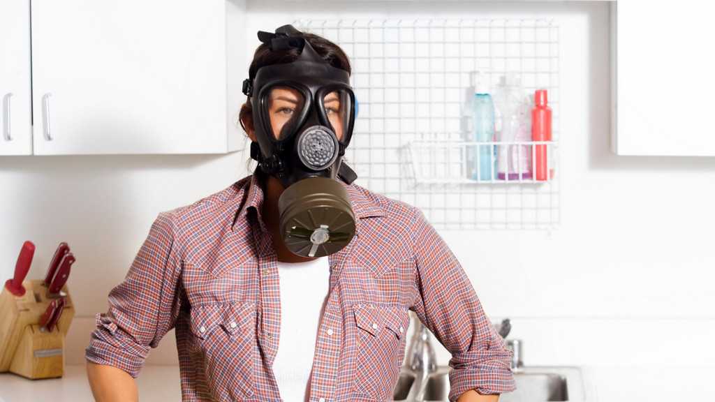 Как быстро избавиться от неприятного запаха в квартире с помощью подручных средств