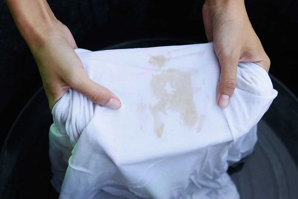 Как отстирать пятна крови с одежды и белья в домашних условиях?