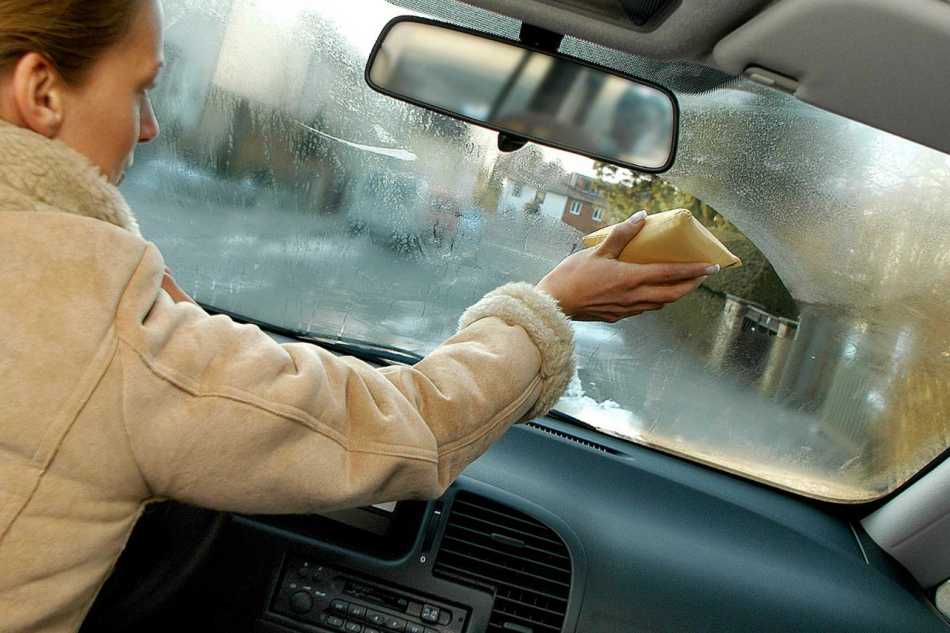Способы быстро избавиться от запотевания стекол в автомобиле