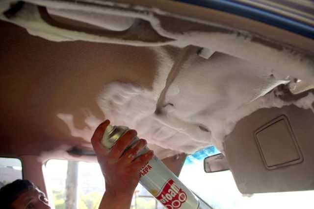 Простой способ очистить сиденья в автомобиле с помощью соды и мыла