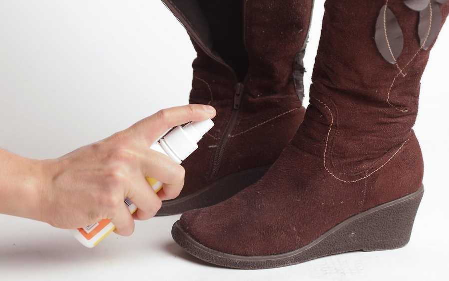 Как почистить замшевые кроссовки: самые популярные методы
