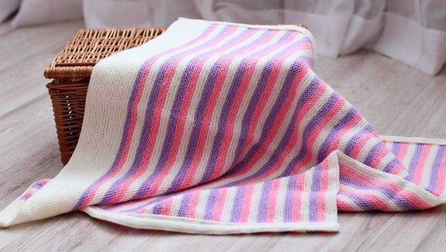 Как стирать байковое одеяло (для новорожденного, взрослого): можно ли в стиральной машине, как обработать вручную, чем лучше?