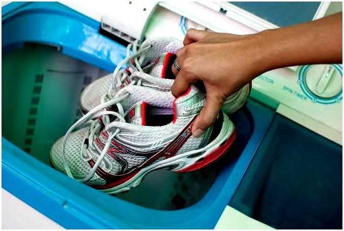 Можно ли стирать обувь в стиральной машине и какую?