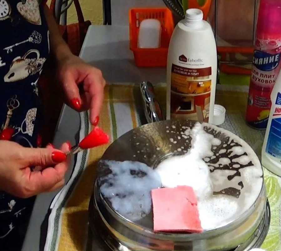 Чем убрать окись с алюминия подручными средствами, как очистить специальными препаратами, чем удалить накипь с алюминиевой посуды в домашних условиях?