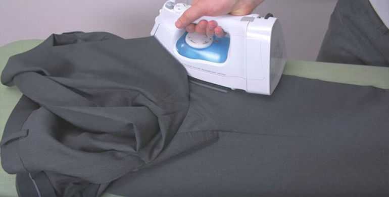 Как правильно гладить брюки со стрелками: видео и фотосоветы
