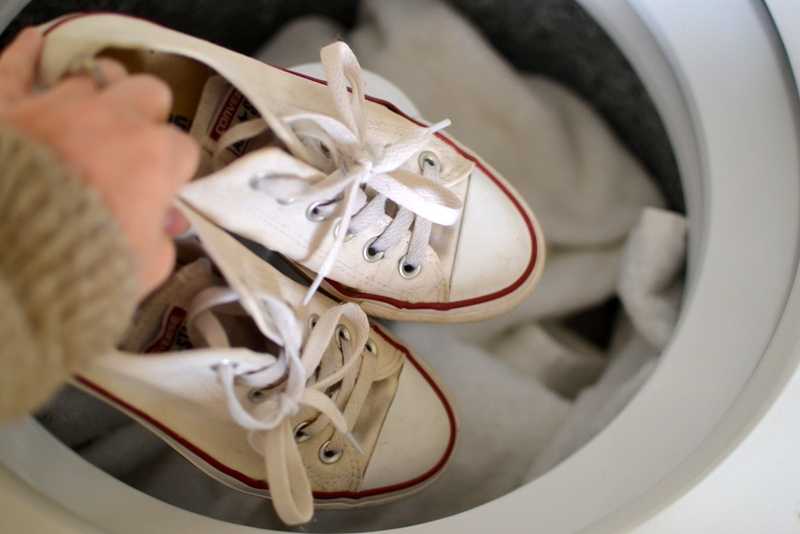 Можно ли стирать кроссовки адидас в стиральной машине-автомат или допустима только ручная обработка, разрешена ли стирка кожаной обуви от adidas
