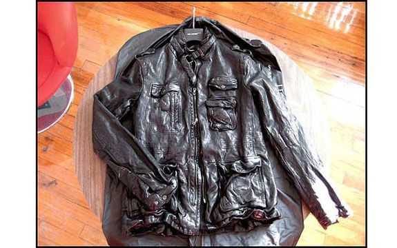 Как погладить куртку: секреты хозяек