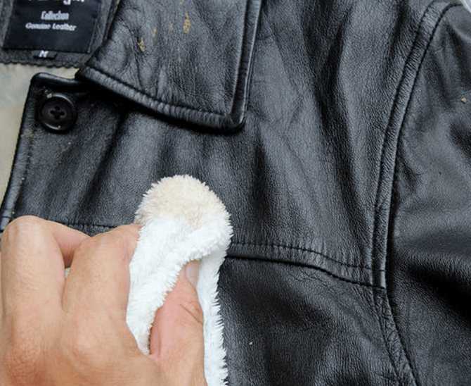 Чем почистить болоневую куртку, очистить от пятен и засаленности
