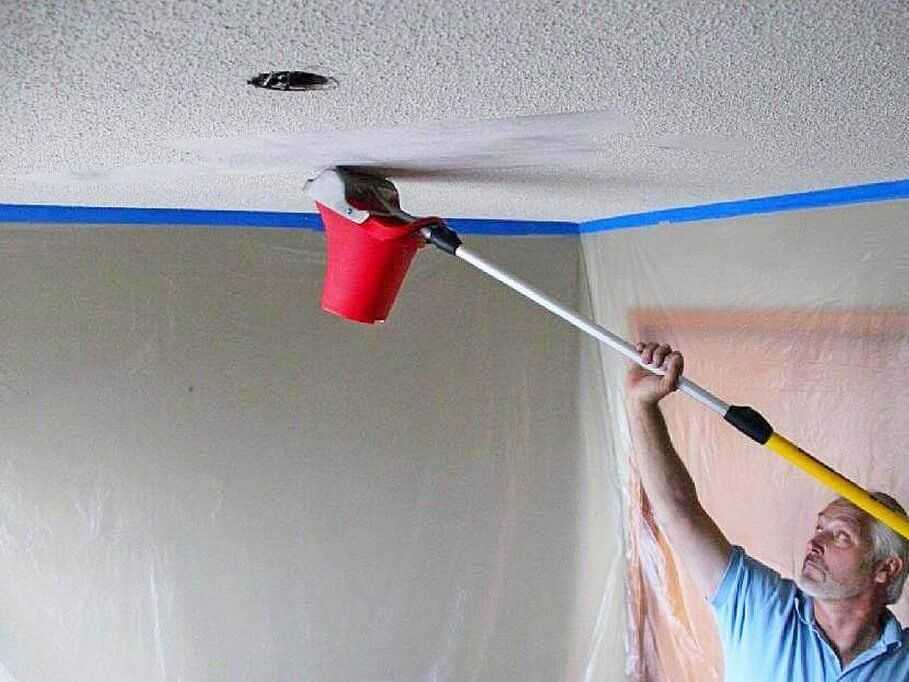 Как снять водоэмульсионную краску с потолка: способы удаления