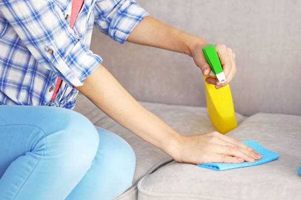 Как отмыть масло с дивана: чем удалить пятна с обивки мягкой мебели, народные способы