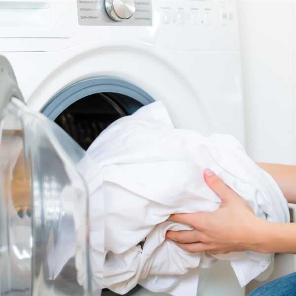 Как стирать в стиральной машине одежду, обувь, постельное