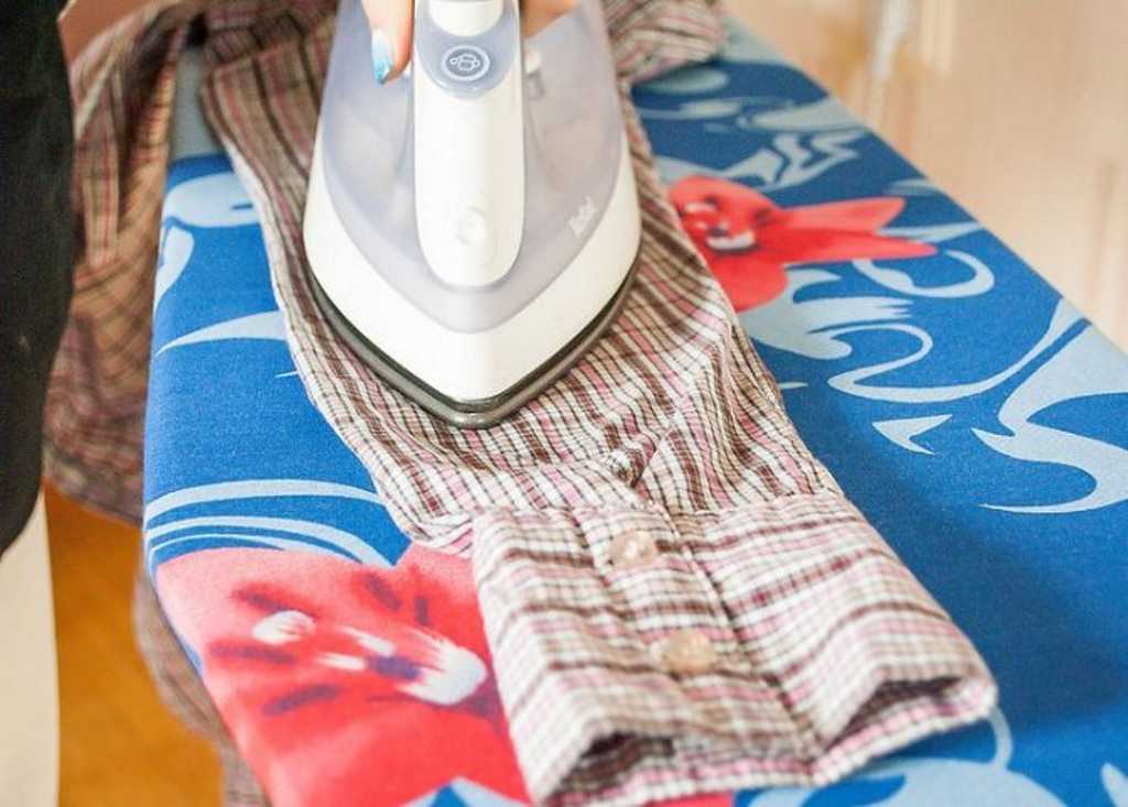 Как быстро погладить мужскую рубашку с длинным рукавом: подробная инструкция