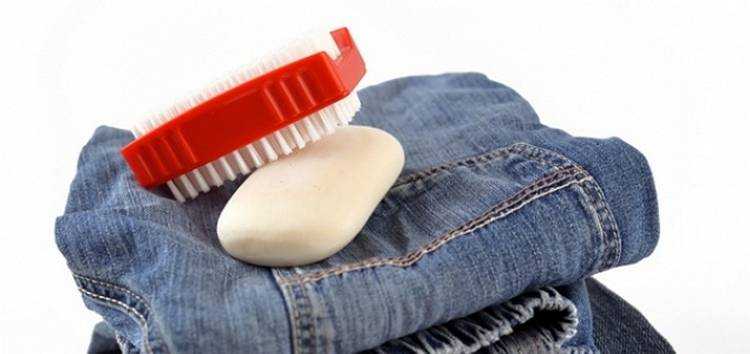 Как отстирать жирные пятна с одежды в домашних условиях?