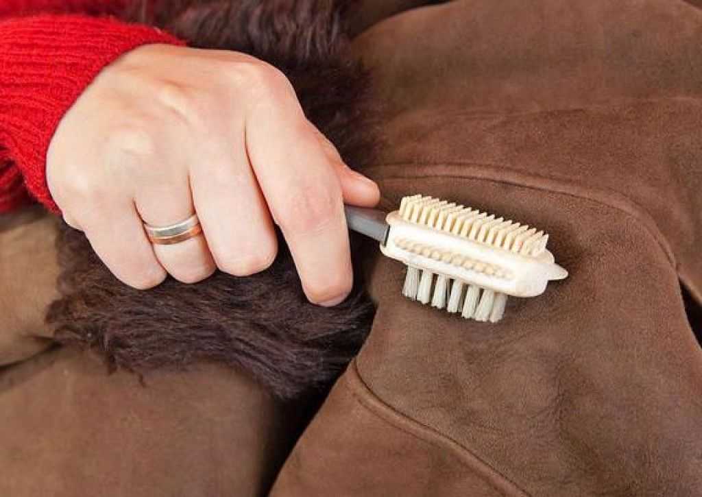 Чистка пуховика и куртки в домашних условиях без стирки - как почистить