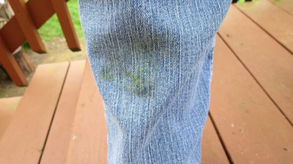Как отстирать траву с джинсов