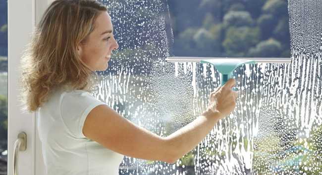 Как правильно и быстро помыть окна без разводов