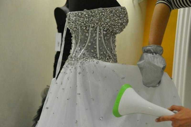 Как постирать свадебное платье в домашних условиях: застирывание, средства для стирки, режимы стиральных машин