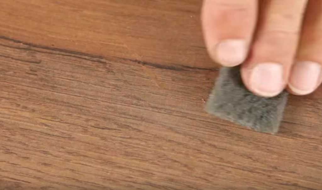 Царапины на ламинате: как убрать в домашних условиях