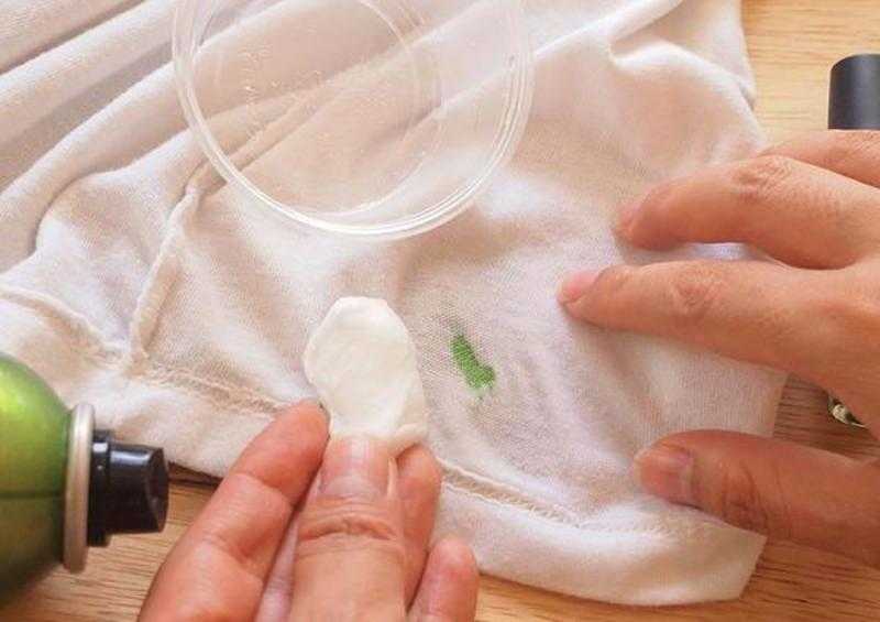 Как убрать лак для ногтей с одежды? как отстирать натуральную ткань? чем вывести след от пятна? как удалить засохший лак?