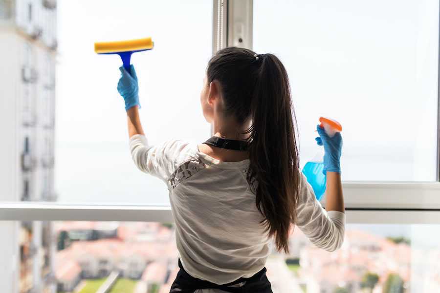 Маленькие хитрости, как мыть окна с помощью уксуса
