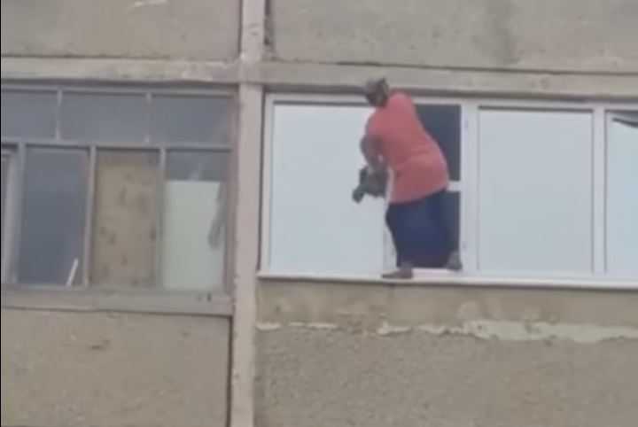 Как вымыть окна на балконе и лоджии внутри и снаружи
