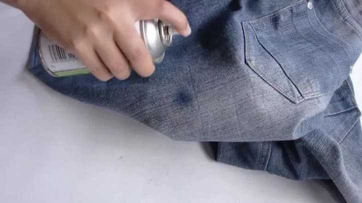 Как отстирать смолу с джинсов в домашних условиях: эффективные методы и средства помогающие очистить джинсовую ткань