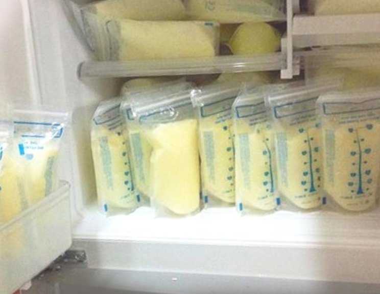 Как хранить грудное молоко после сцеживания в бутылочке до следующего кормления и как правильно, сколько хранится продукт?