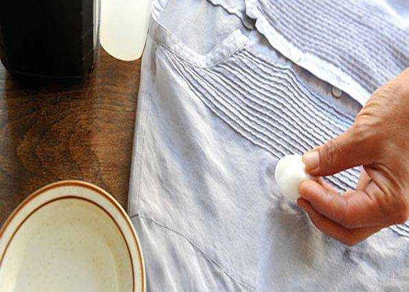 Чем отстирать солярку от одежды в домашних условиях: обзор народных методов и средств бытовой химиии