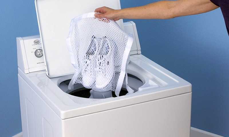 Как стирать спальный мешок: можно ли и как правильно в стиральной машине-автомат, правила ручной стирки спальника