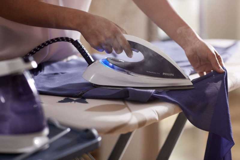 Как правильно гладить вещи (джинсы, юбки, футболки, белье и другое) из различных тканей