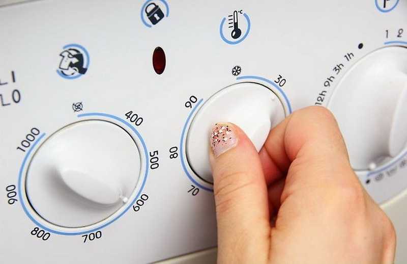 Как стирать шторку для ванны: при какой температуре, на каком режиме, лучшие способы