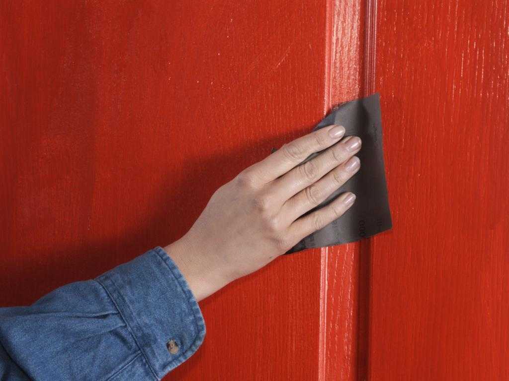 Как убрать старую краску с деревянной поверхности: самые эффективные способы