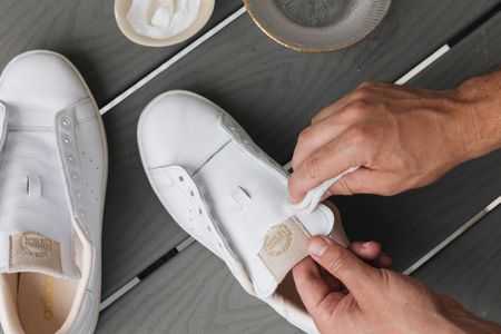 Как отбелить подошву на кроссовках. чем отмыть, очистить белую подошву