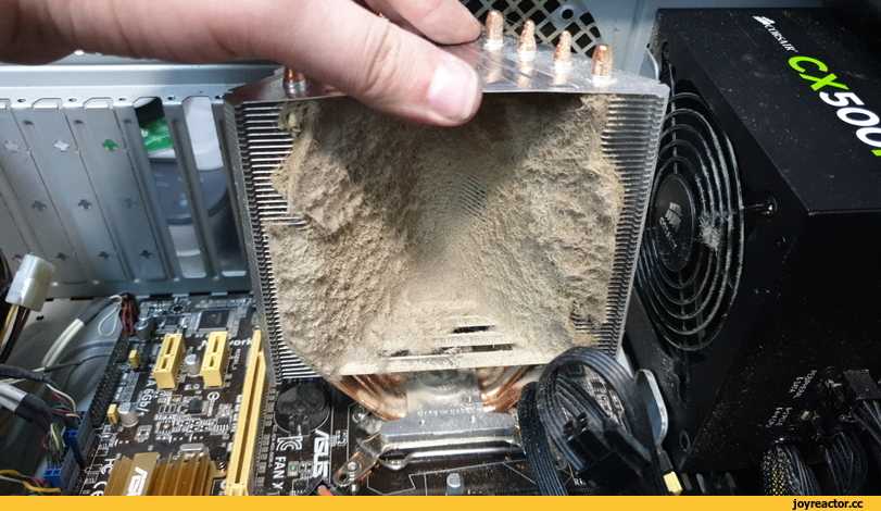 Если вас интересует, можно ли пылесосить компьютер, почему нельзя этого делать и в каких случаях, как правильно почистить ПК или ноутбук пылесосом, прочтите эту публикацию