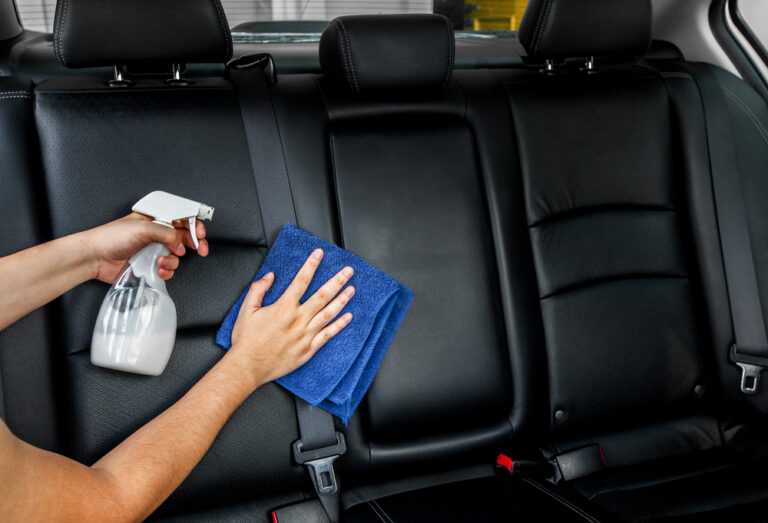 Химчистка салона автомобиля своими руками: как самостоятельно сделать химчистку сидений в авто? как делать химчистку потолка? выбор парогенератора