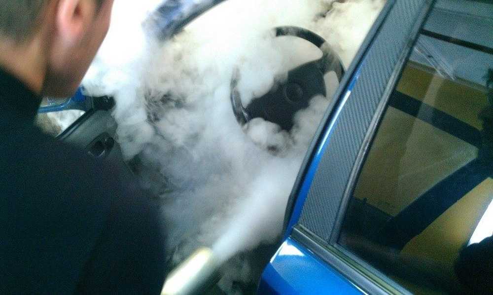 Нейтрализаторы запахов в автомобиле — обзор средств и методов