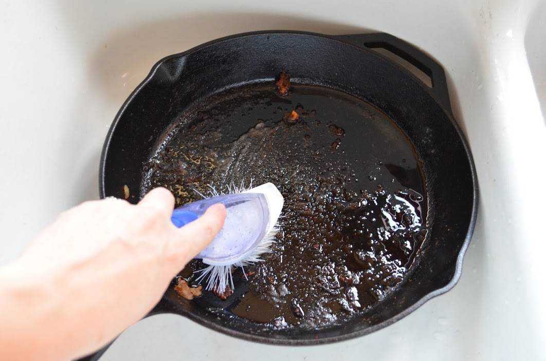 Как очистить инструмент от ржавчины в домашних условиях: как убрать подручными средствами, удалить пятна бытовой химией?
