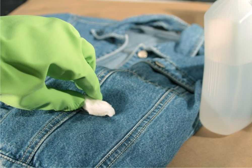 Как вывести пятно с джинсов домашними средствами
