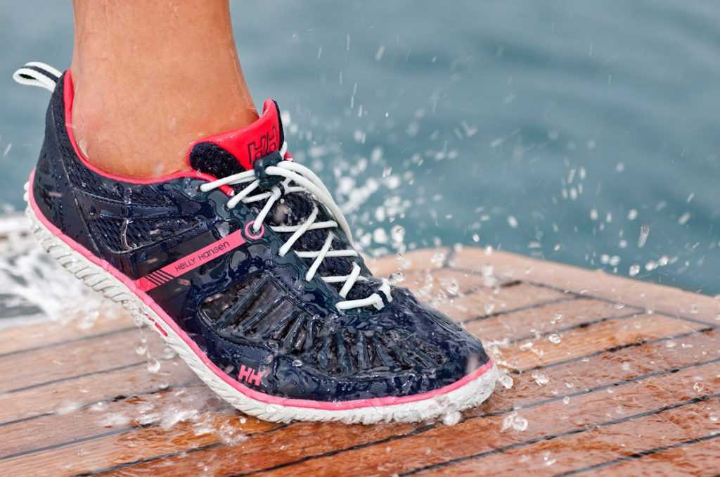 Как быстро высушить промокшую обувь внутри и снаружи