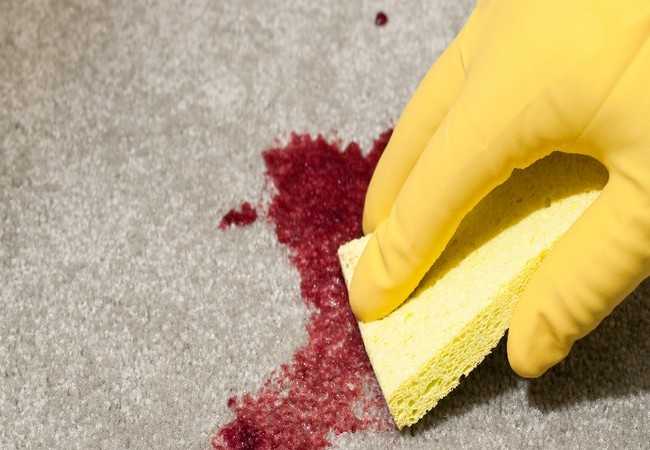 Как почистить матрас от пятен в домашних условиях