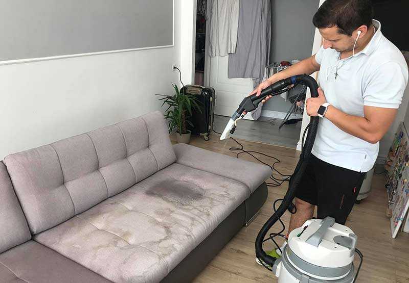 Чем и как почистить белый кожзам в домашних условиях: чистка дивана из экокожи