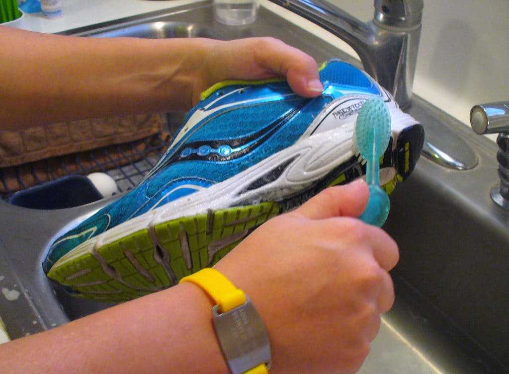 Конверсы: можно ли стирать в стиральной машине, правила стирки